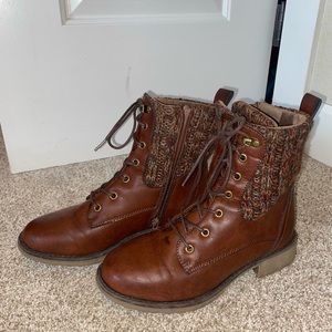 Mukluks brown ankle boots